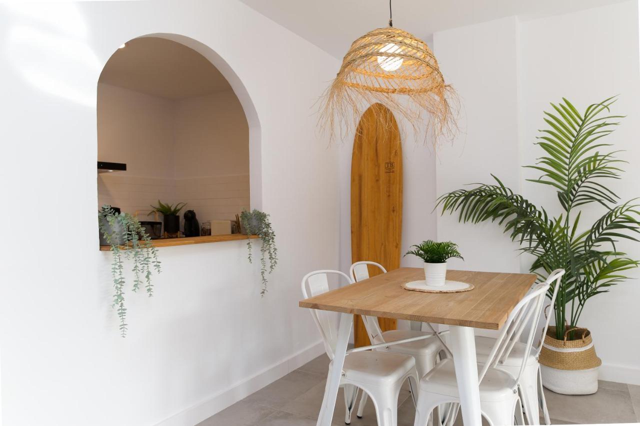 Surf Apartment - Wifi - Parking - Swimming Pool - Patio - Garden Tarifa Exterior photo