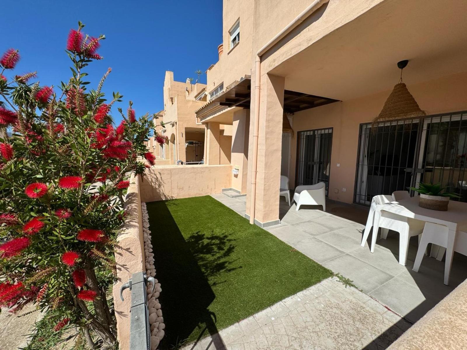 Surf Apartment - Wifi - Parking - Swimming Pool - Patio - Garden Tarifa Exterior photo