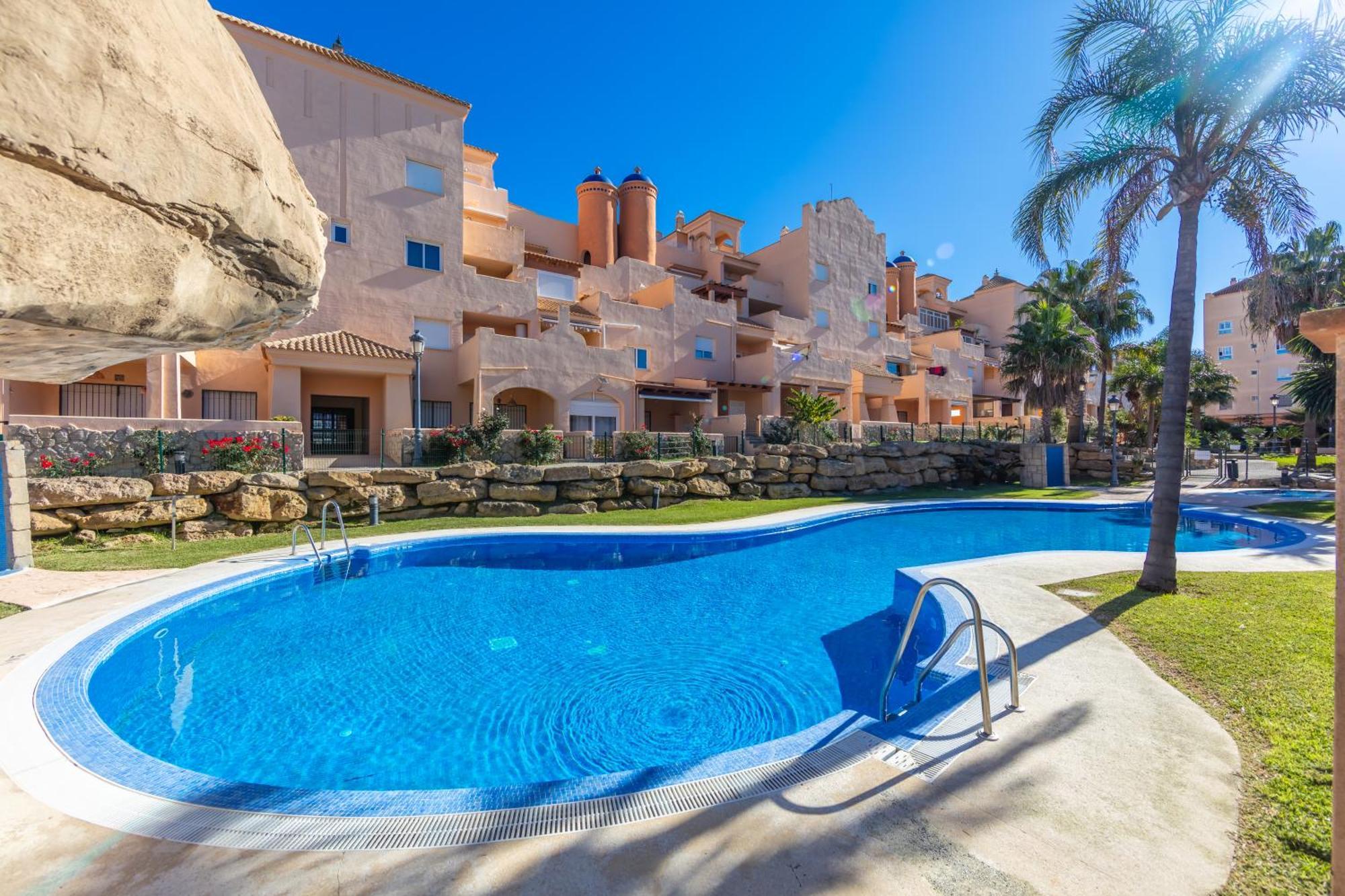 Surf Apartment - Wifi - Parking - Swimming Pool - Patio - Garden Tarifa Exterior photo