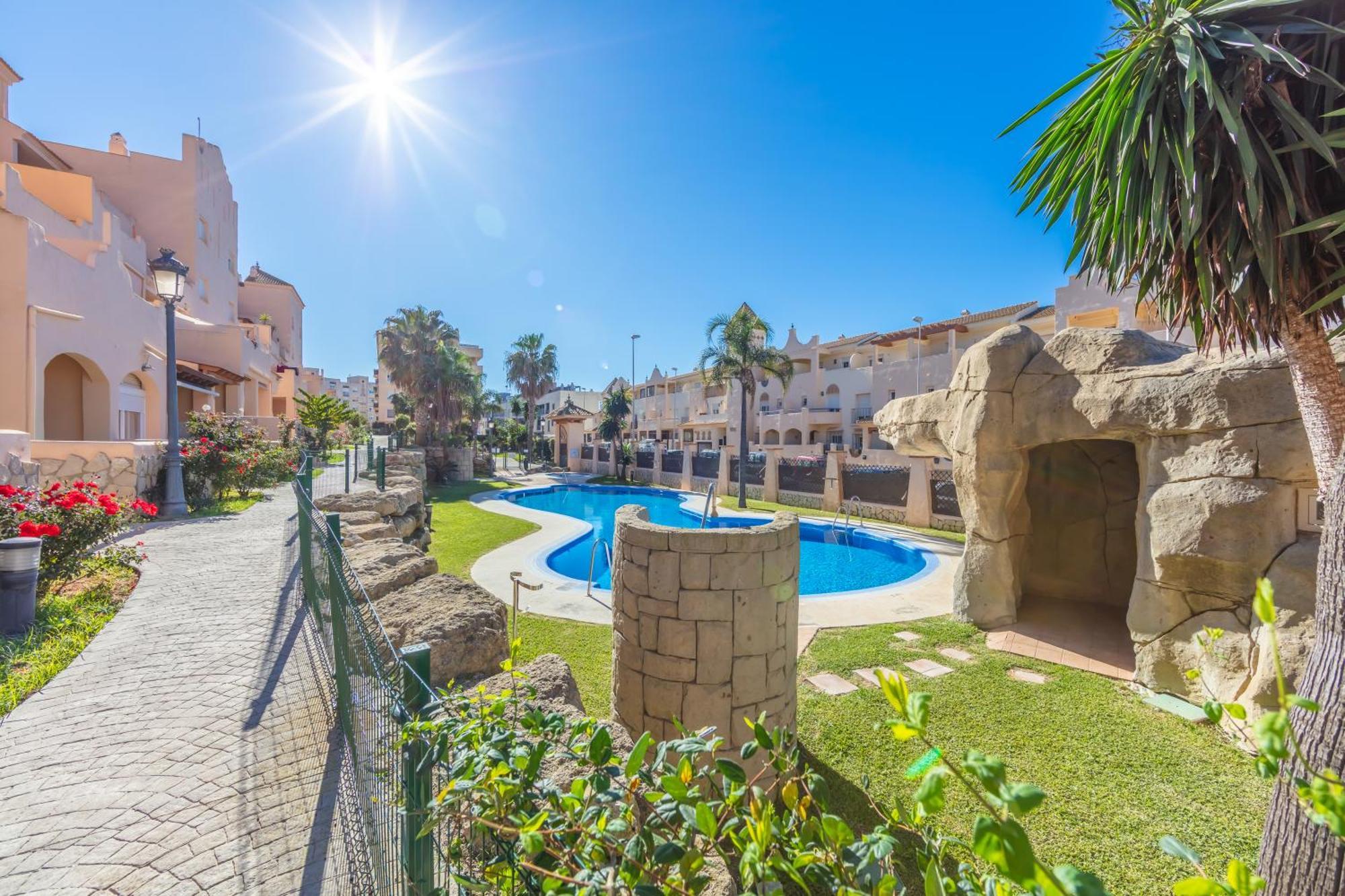 Surf Apartment - Wifi - Parking - Swimming Pool - Patio - Garden Tarifa Exterior photo