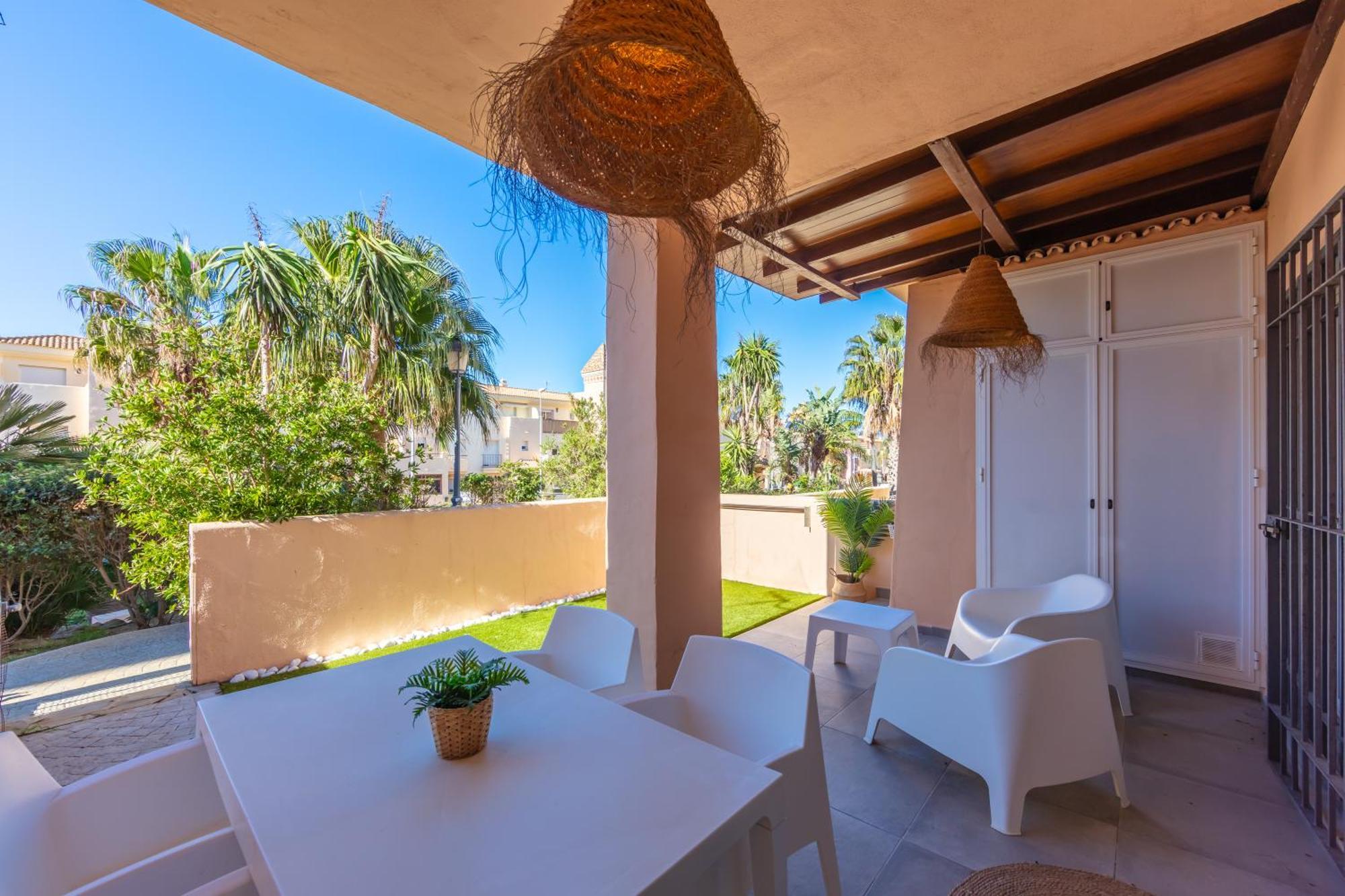 Surf Apartment - Wifi - Parking - Swimming Pool - Patio - Garden Tarifa Exterior photo